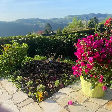 Modernes Refugium Mit Seeblick *