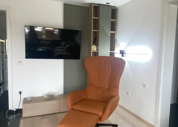 Modernes Refugium Mit Seeblick Feriehus