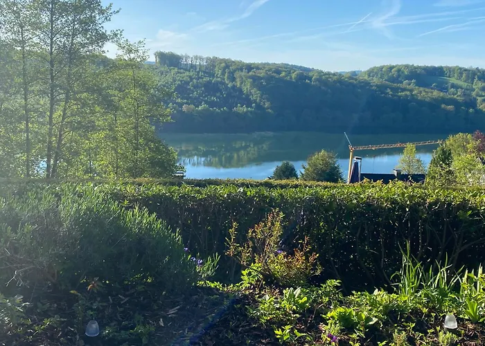 Modernes Refugium Mit Seeblick Feriehus